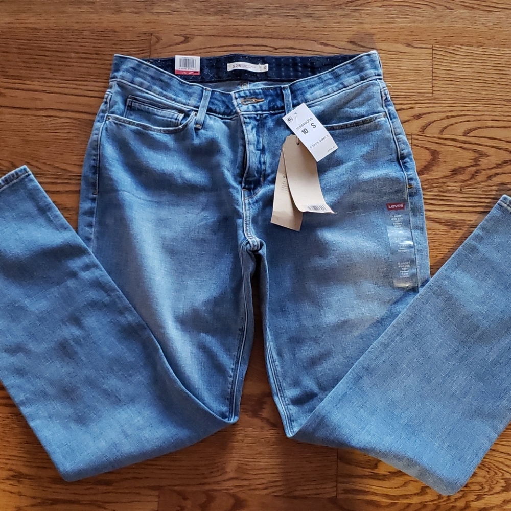 NWT Levi Strauss women's jeans.
